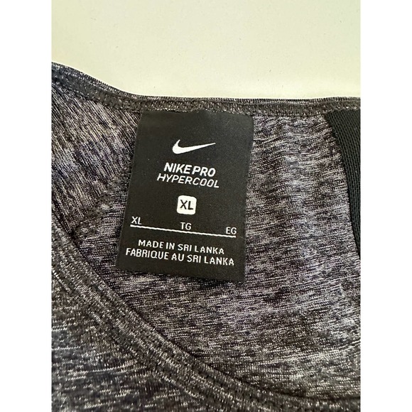 Women NWOT Nike XL stylish cool workout top athletic shirt, runs small fit mash - Picture 3 of 14